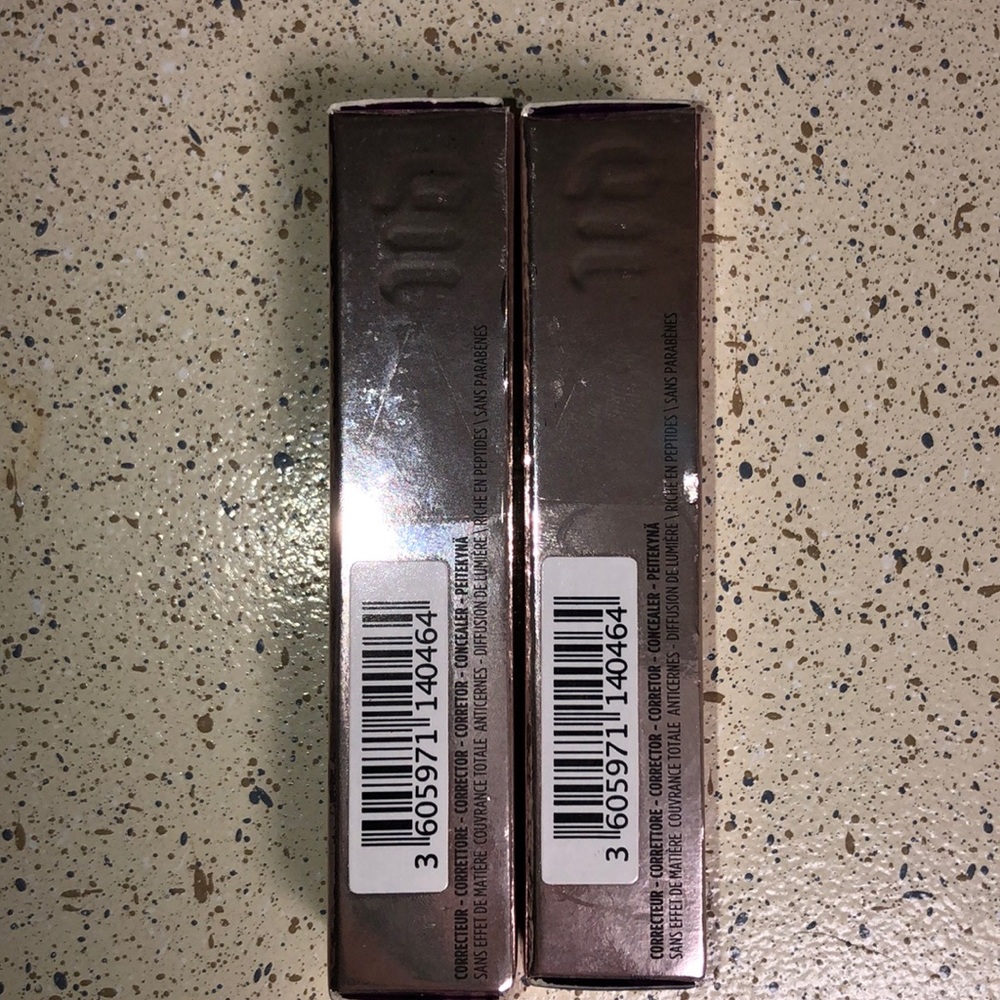 ❌SOLD❌Travel size Urban Decay concealer - Picture 2 of 3